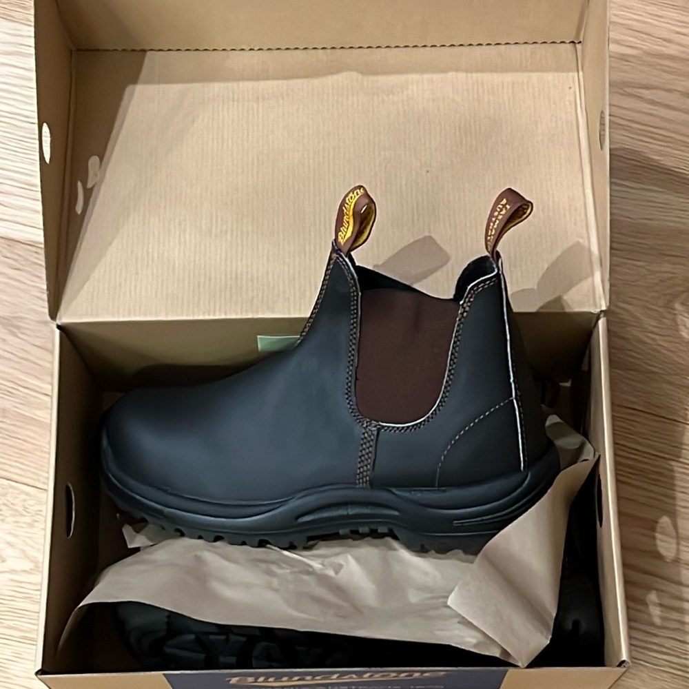 Blundstone 172 Boots, 9.5, BRAND NEW